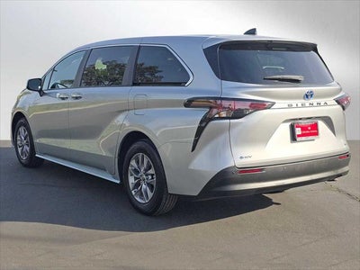 2025 Toyota Sienna XLE