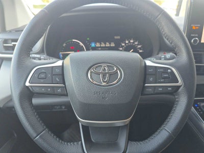 2025 Toyota Sienna XLE