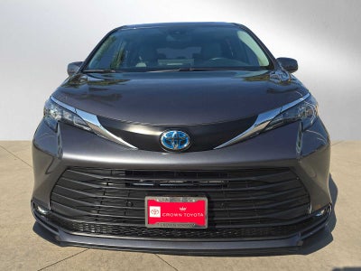 2025 Toyota Sienna XLE