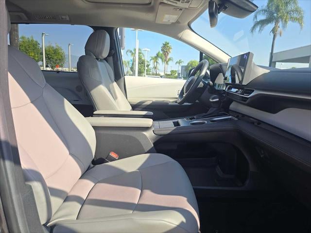 2025 Toyota Sienna XLE