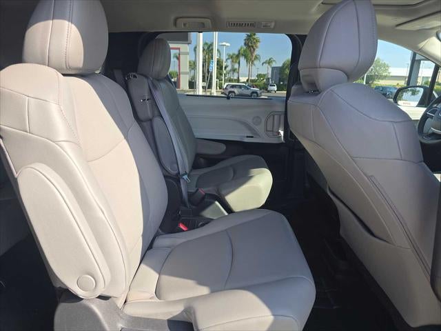 2025 Toyota Sienna XLE
