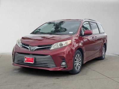2019 Toyota Sienna XLE