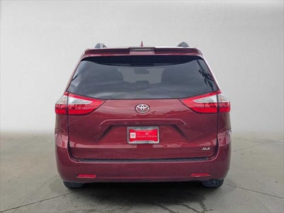 2019 Toyota Sienna XLE