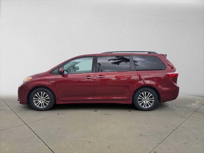 2019 Toyota Sienna XLE