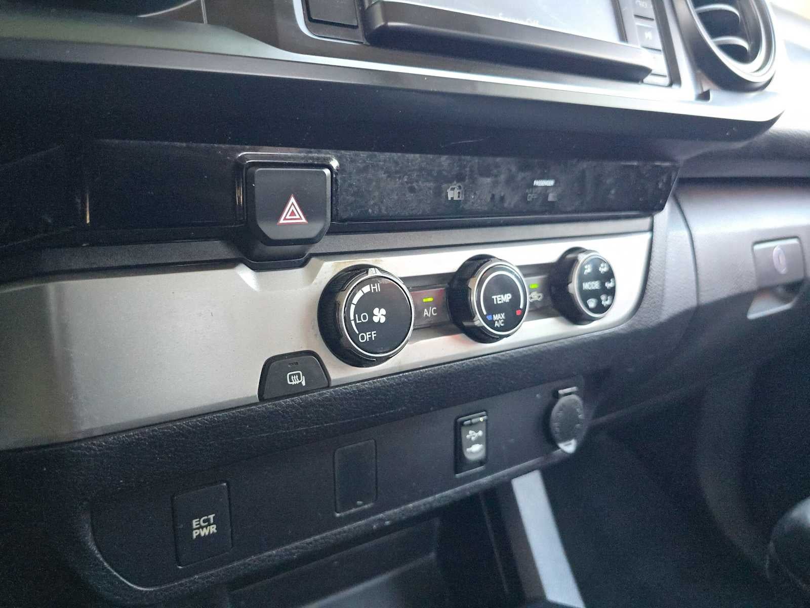 2016 Toyota Tacoma SR