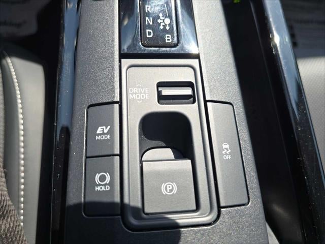 2025 Toyota Prius XLE