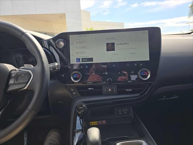 2025 Lexus NX 450h+ Luxury