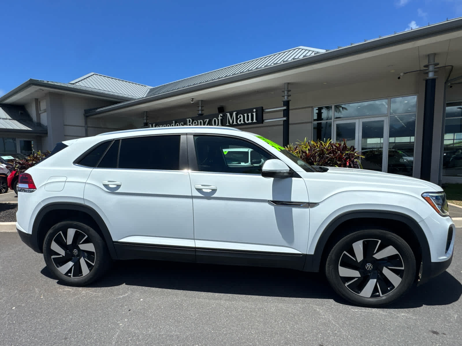 2024 Volkswagen Atlas Cross Sport 2.0T SE w/Technology