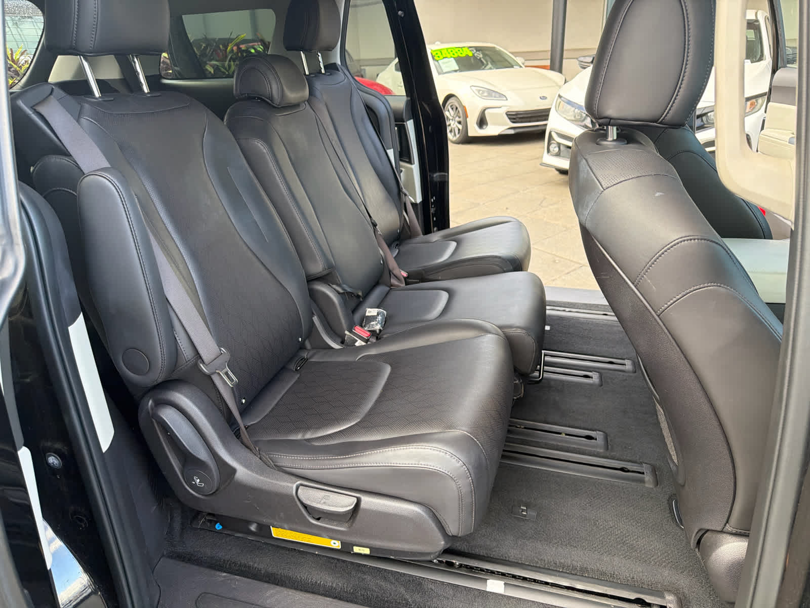 2023 Kia Carnival LX