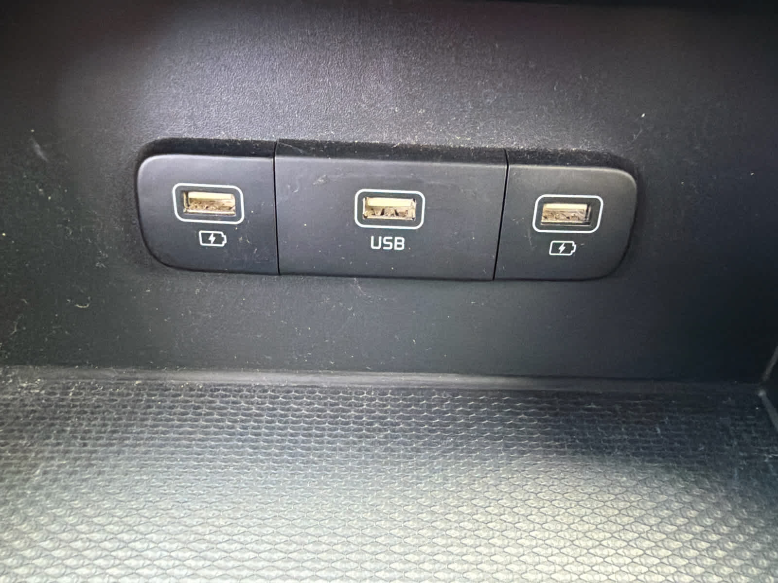 2023 Kia Carnival LX