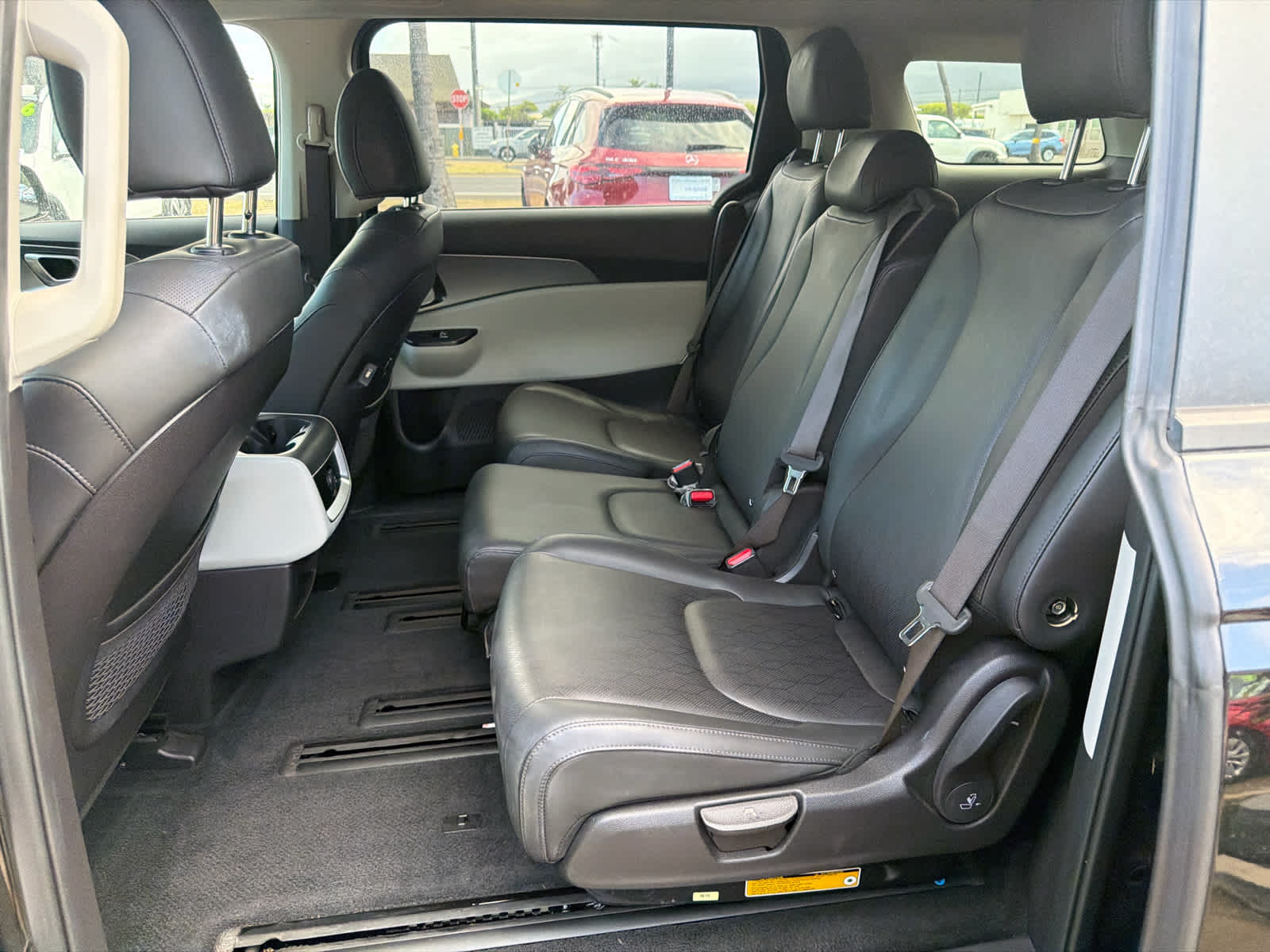 2023 Kia Carnival LX