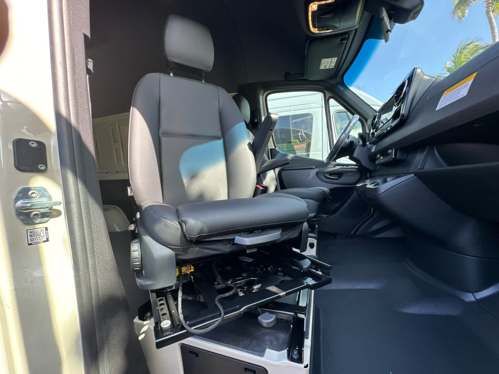 2025 Mercedes-Benz Sprinter 2500 Standard Roof I4 Diesel HO 144" AWD