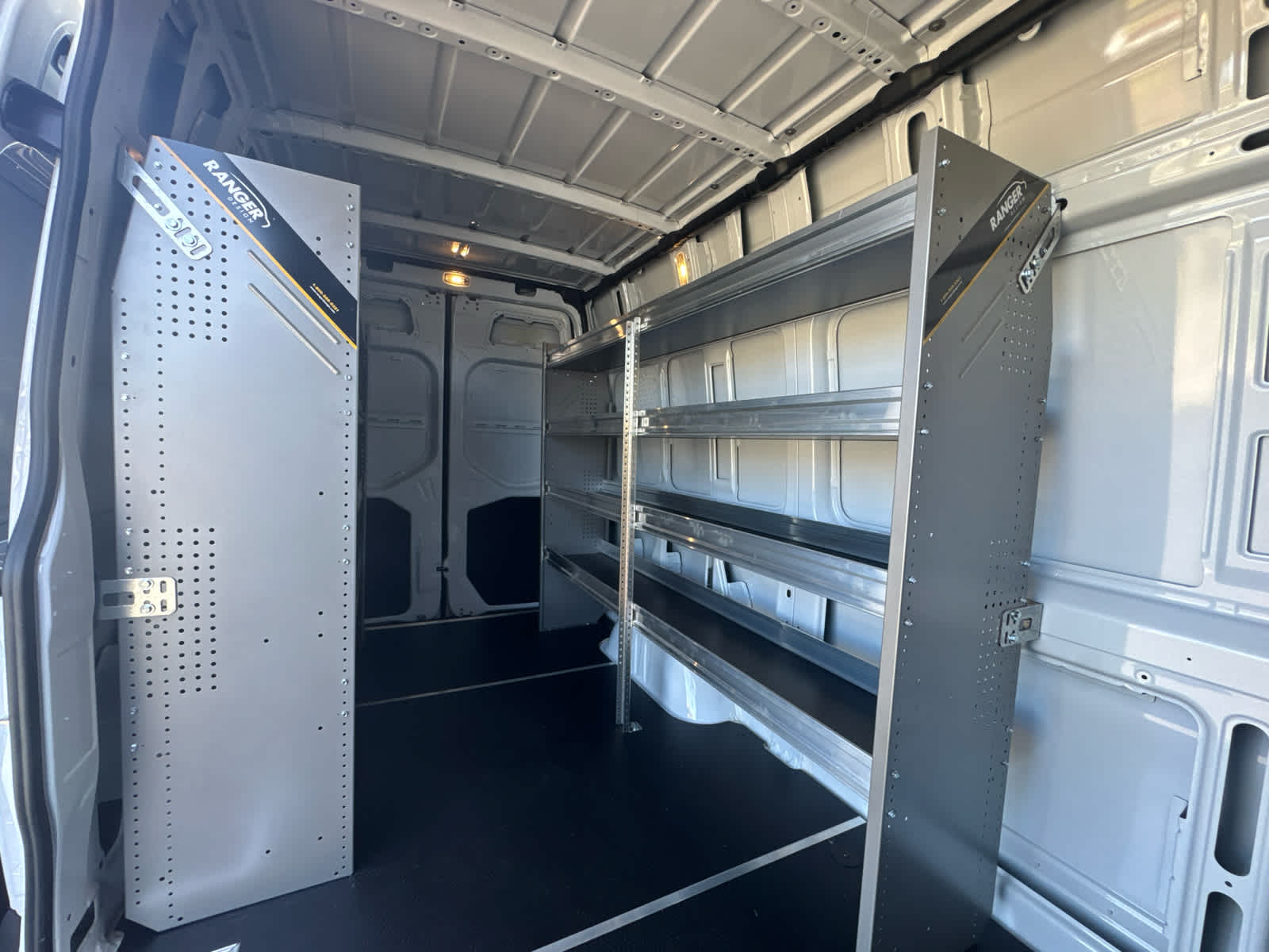 2026 Mercedes-Benz Sprinter 2500 Standard Roof I4 Diesel 144 RWD