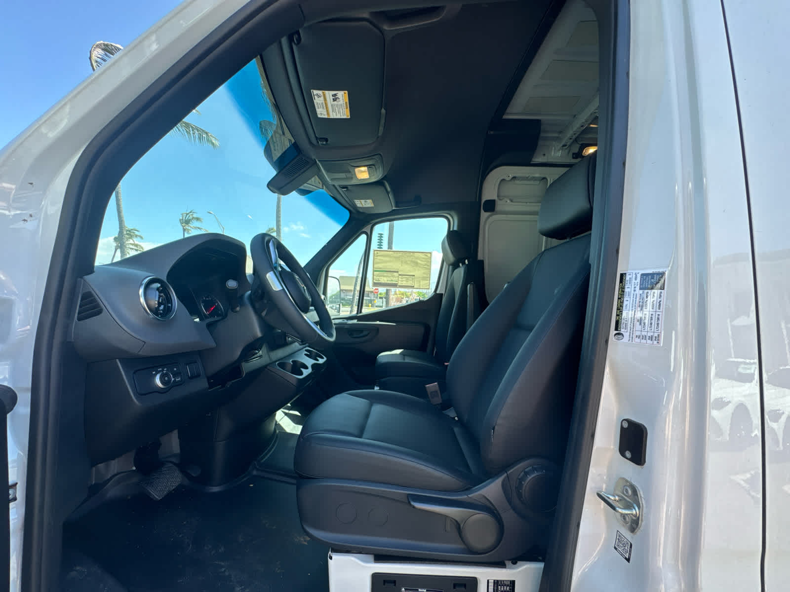 2025 Mercedes-Benz Sprinter Cargo Van 2500 Standard Roof I4 Diesel HO 144 RWD