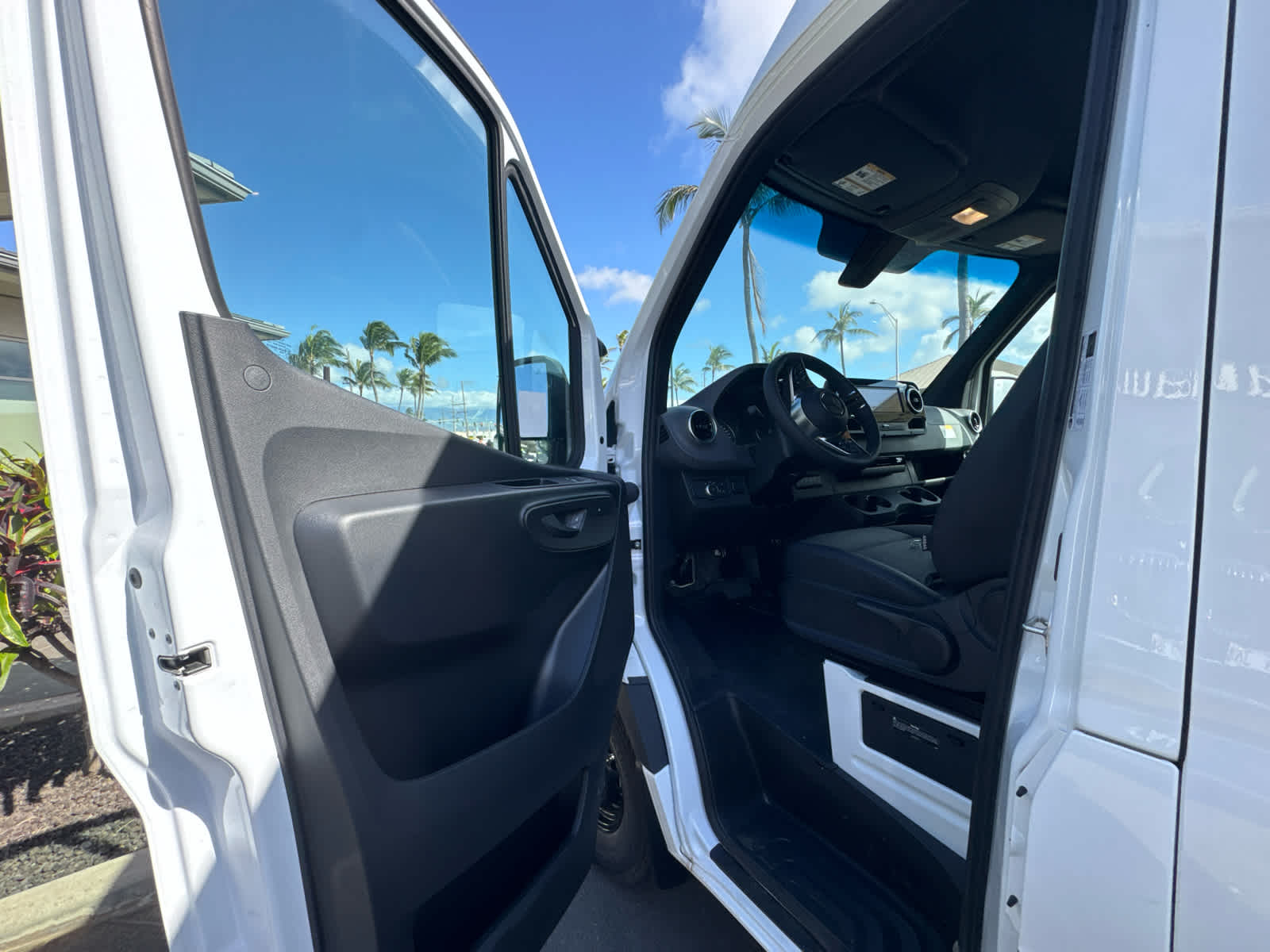2025 Mercedes-Benz Sprinter Cargo Van 2500 Standard Roof I4 Diesel HO 144 RWD