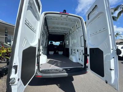2025 Mercedes-Benz Sprinter Cargo Van 2500 Standard Roof I4 Diesel HO 144 RWD
