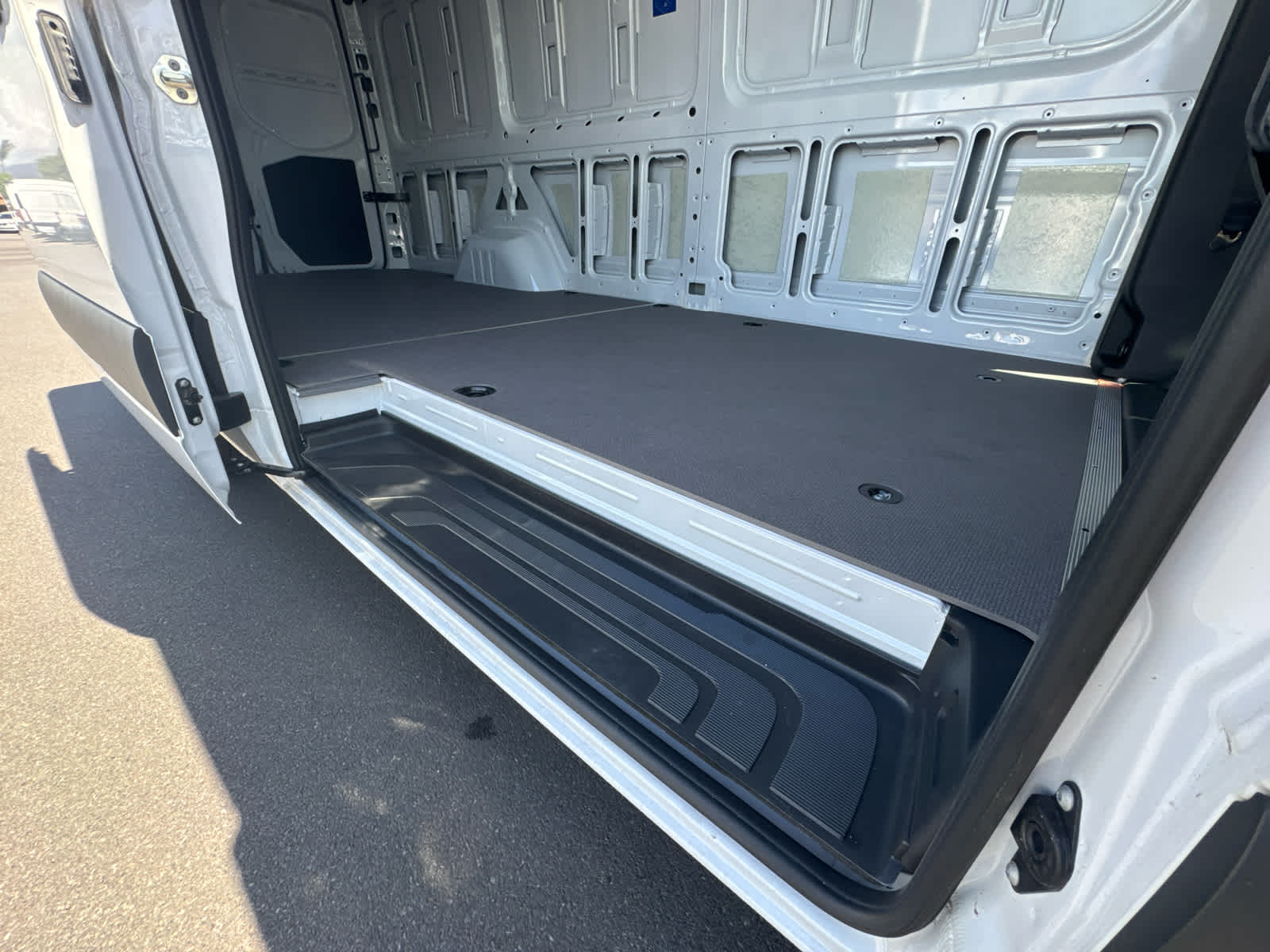 2025 Mercedes-Benz Sprinter Cargo Van 2500 High Roof I4 Diesel HO 170 RWD