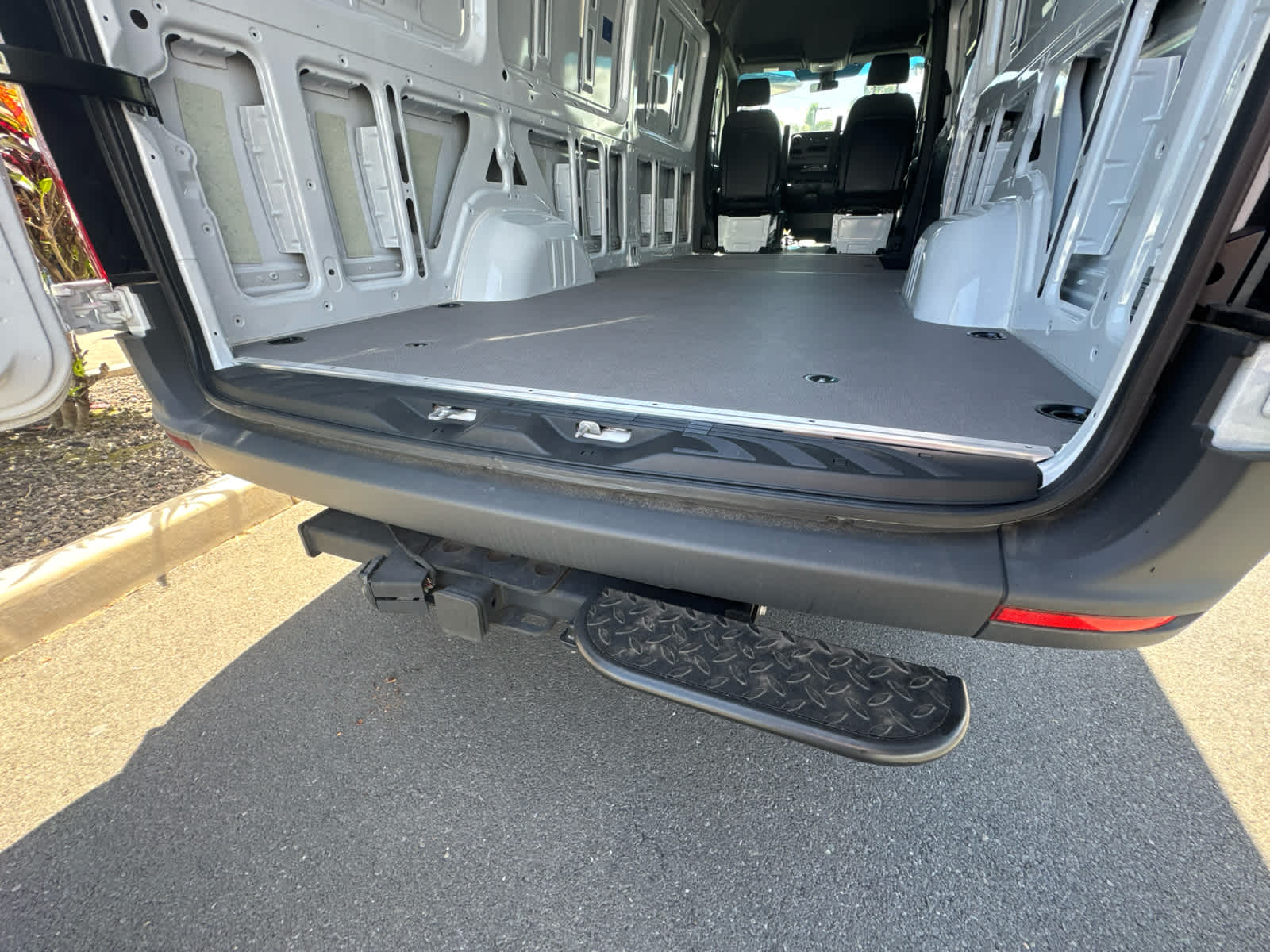 2025 Mercedes-Benz Sprinter Cargo Van 2500 High Roof I4 Diesel HO 170 RWD