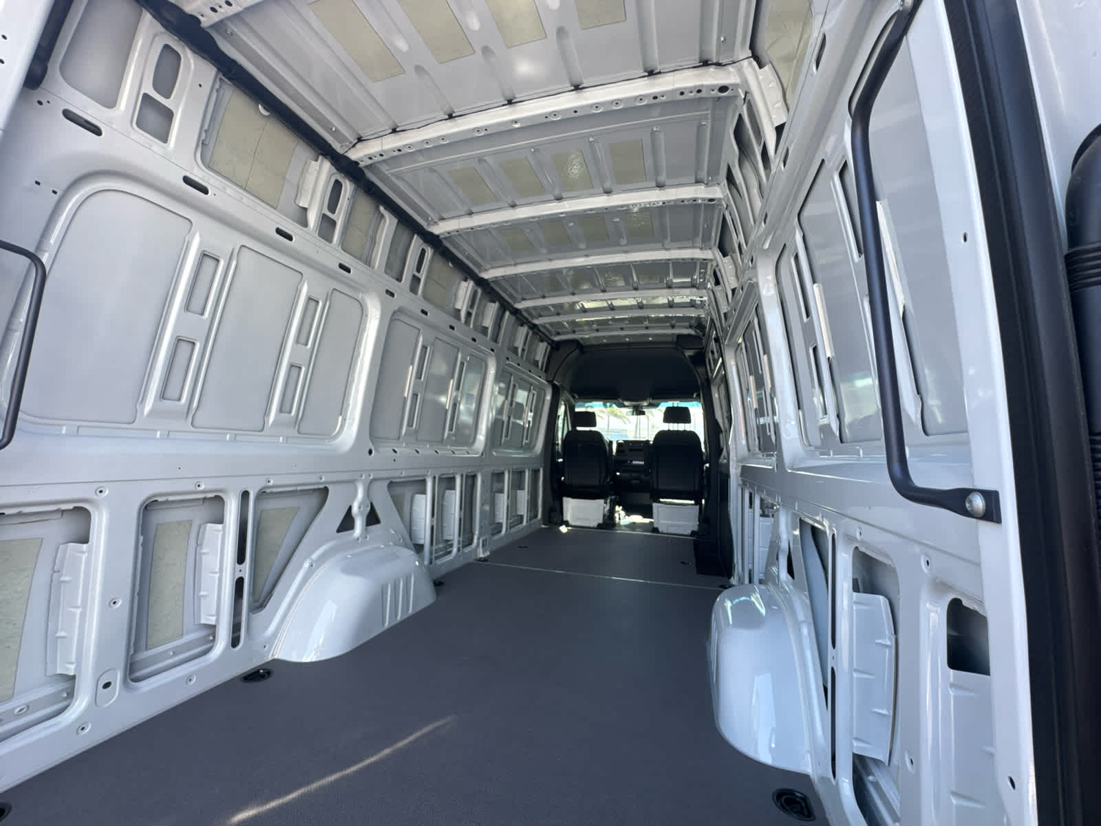 2025 Mercedes-Benz Sprinter Cargo Van 2500 High Roof I4 Diesel HO 170 RWD