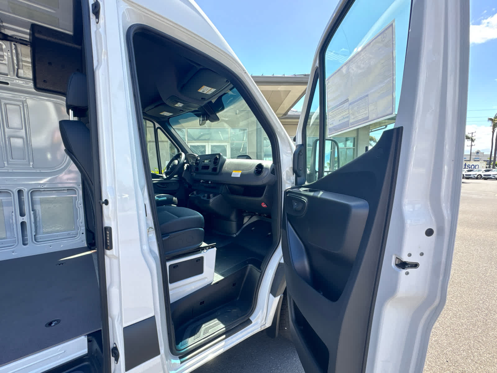 2025 Mercedes-Benz Sprinter Cargo Van 2500 High Roof I4 Diesel HO 170 RWD