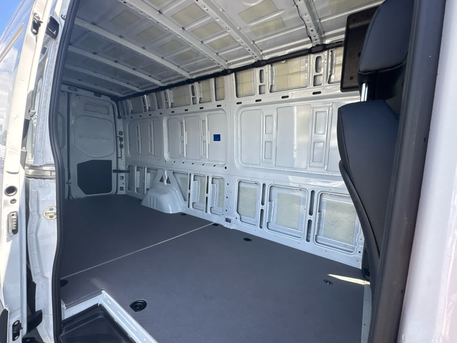 2025 Mercedes-Benz Sprinter Cargo Van 2500 High Roof I4 Diesel HO 170 RWD