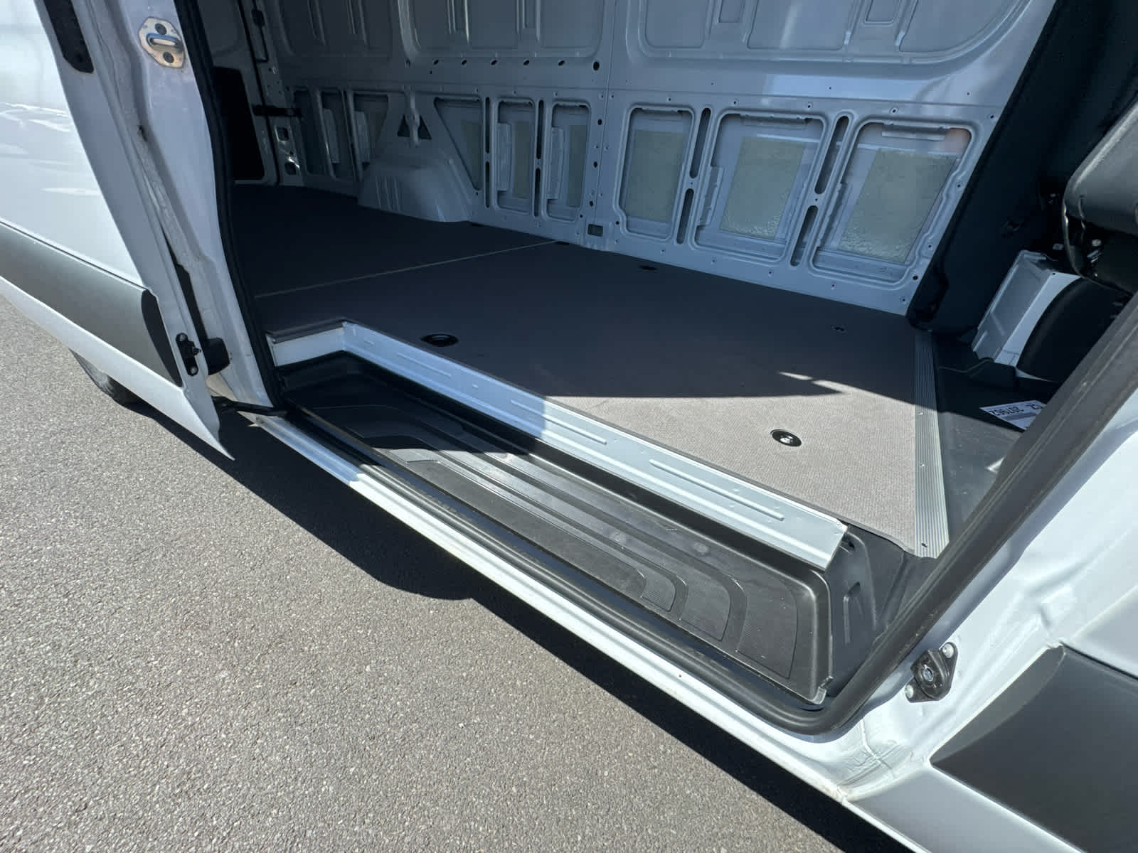 2025 Mercedes-Benz Sprinter Cargo Van 2500 High Roof I4 Diesel HO 170 RWD