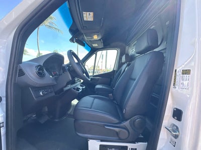 2026 Mercedes-Benz Sprinter 2500 High Roof I4 Diesel HO 170 RWD
