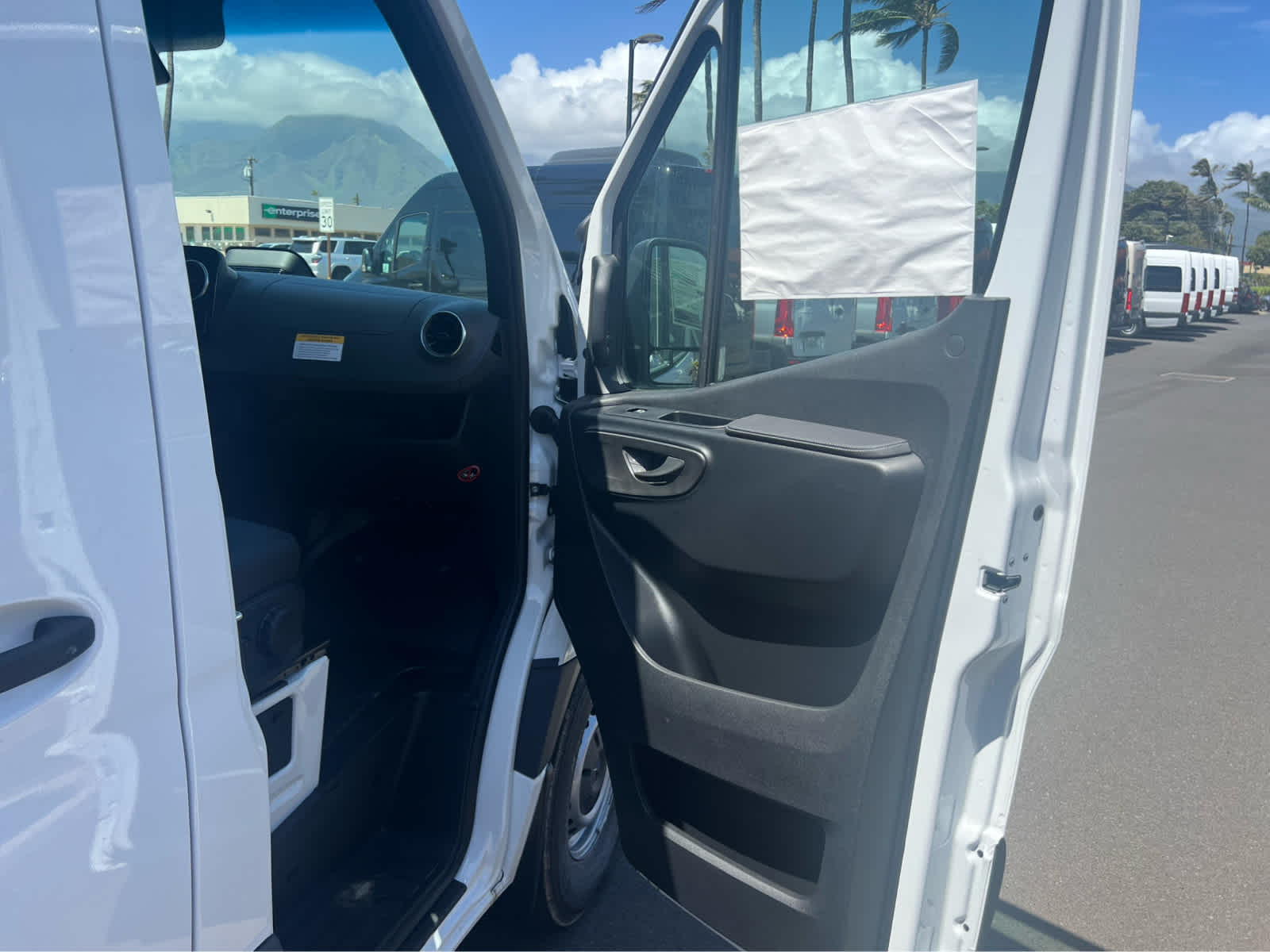 2025 Mercedes-Benz Sprinter Passenger Van 2500 High Roof I4 Diesel 170 RWD