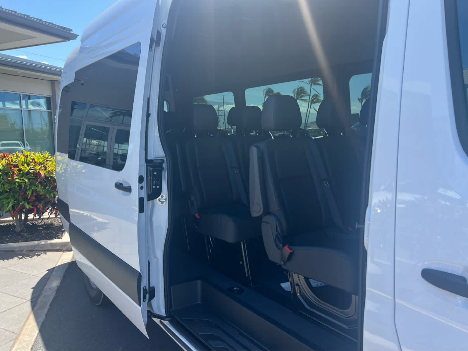 2025 Mercedes-Benz Sprinter Passenger Van 2500 High Roof I4 Diesel 170 RWD