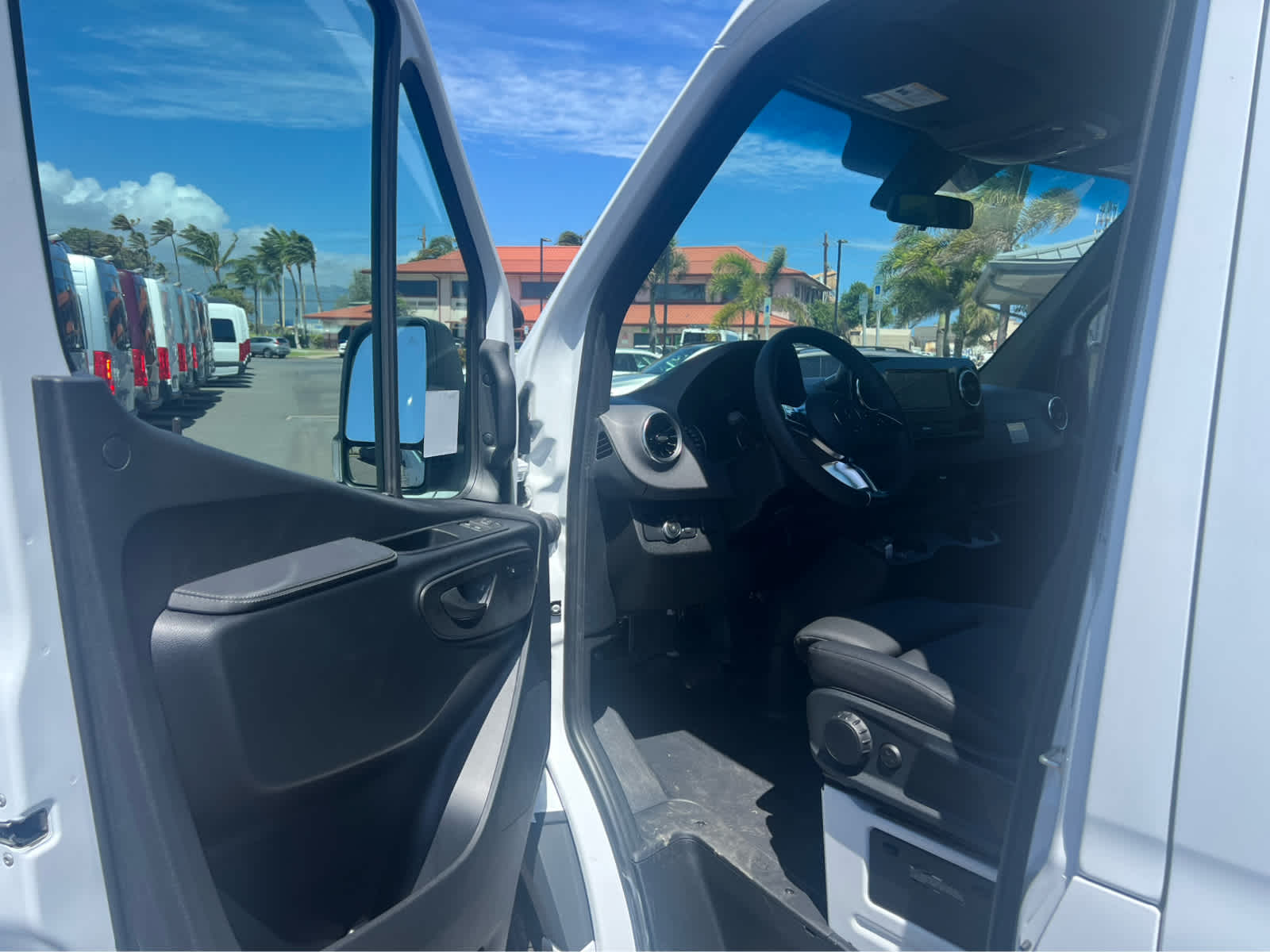 2025 Mercedes-Benz Sprinter Passenger Van 2500 High Roof I4 Diesel 170 RWD