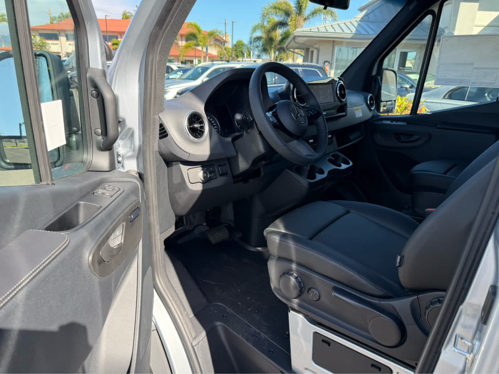 2025 Mercedes-Benz Sprinter Passenger Van 2500 Standard Roof I4 Diesel HO 144 RWD