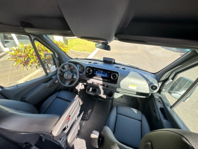 2025 Mercedes-Benz Sprinter Passenger Van 2500 Standard Roof I4 Diesel HO 144 RWD