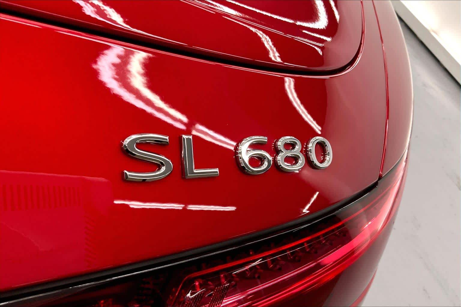 2026 Mercedes-Benz Maybach SL 680 Roadster