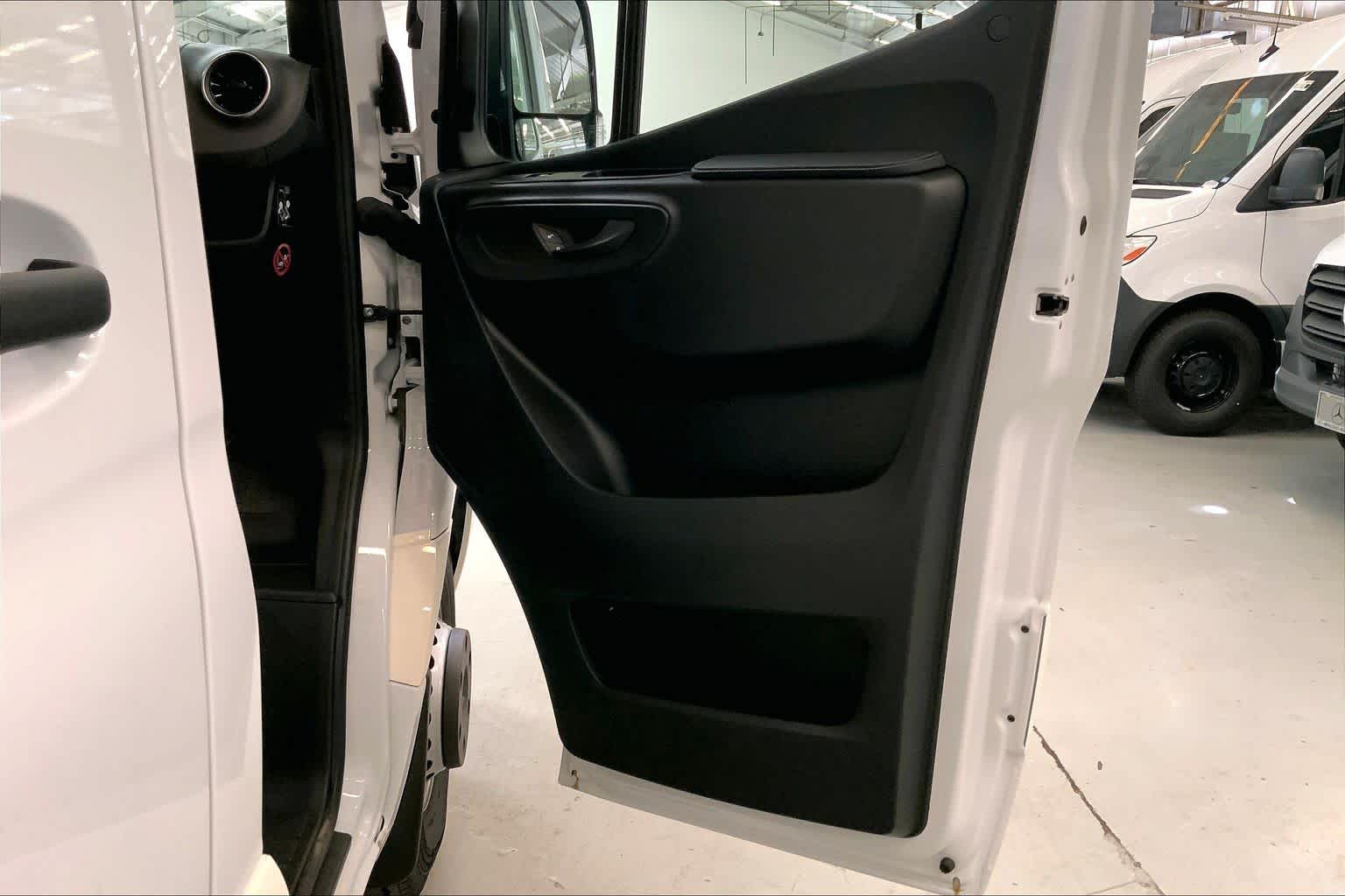 2025 Mercedes-Benz Sprinter 3500 Standard Roof I4 Diesel HO 144" RWD