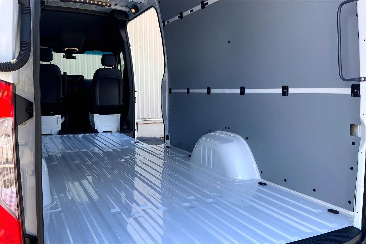 2025 Mercedes-Benz Sprinter 2500 High Roof I4 Diesel 170" RWD