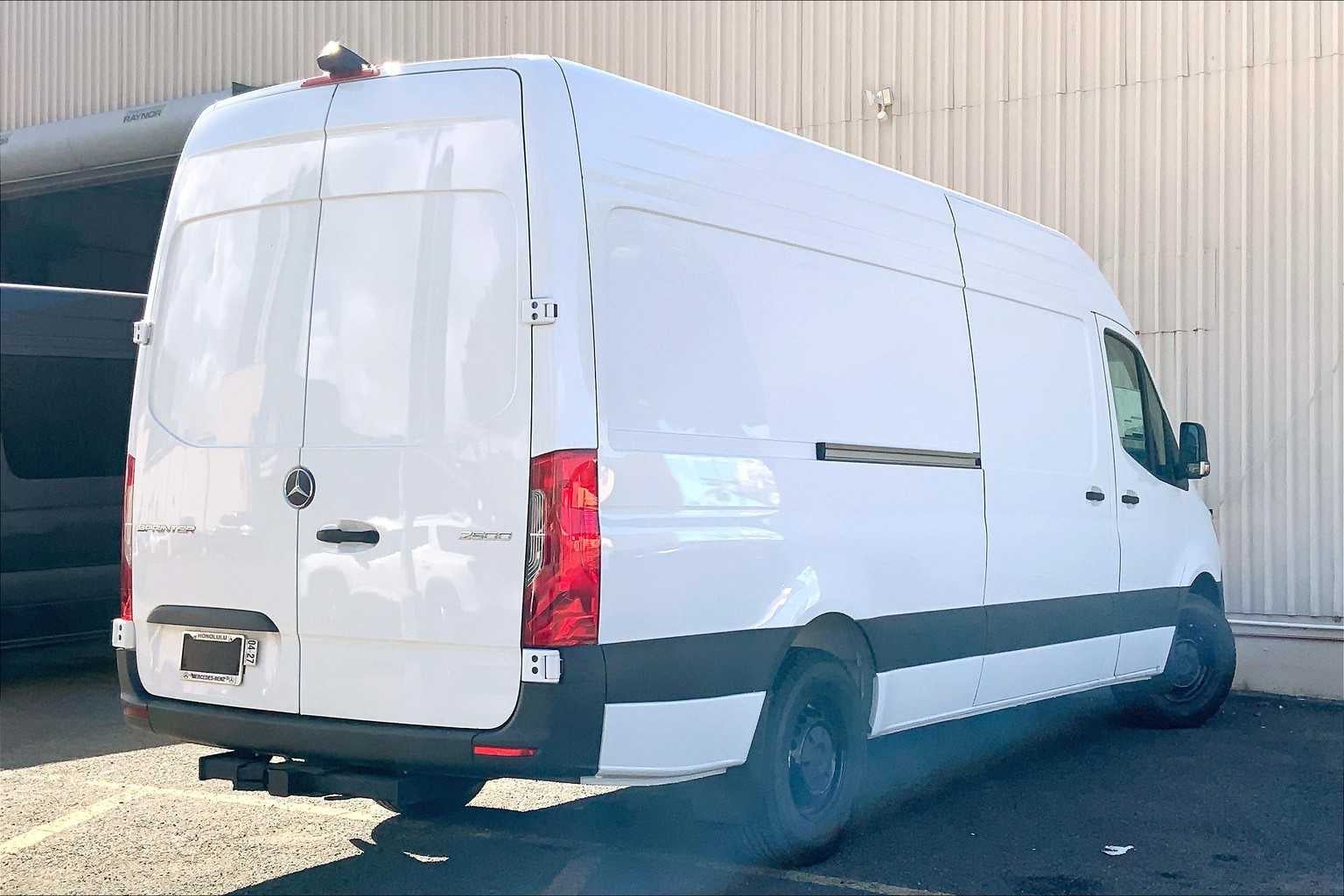 2025 Mercedes-Benz Sprinter 2500 High Roof I4 Diesel 170" RWD