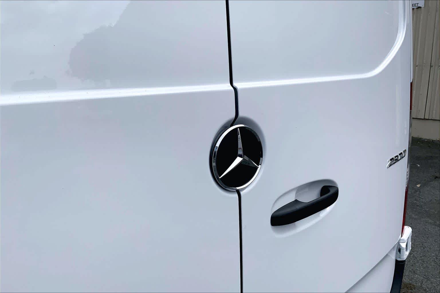 2026 Mercedes-Benz Sprinter 2500 High Roof I4 Diesel HO 144" RWD