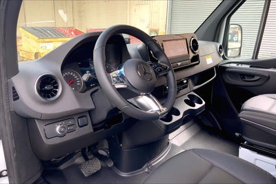 2026 Mercedes-Benz Sprinter 2500 High Roof I4 Diesel HO 144" RWD