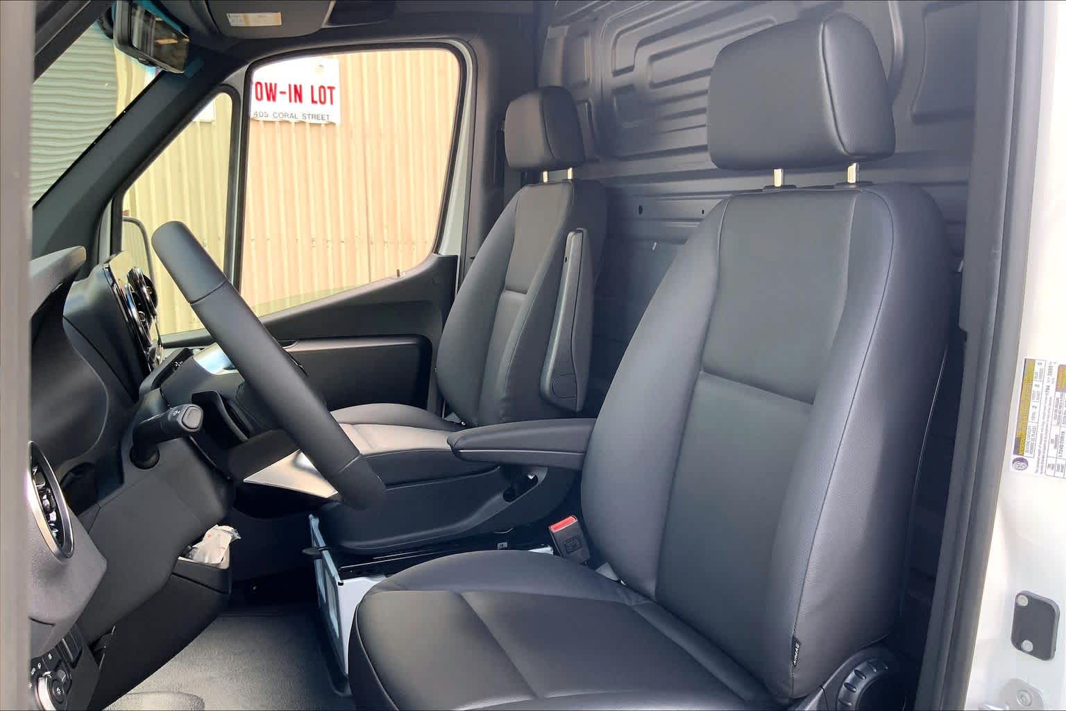 2026 Mercedes-Benz Sprinter 2500 High Roof I4 Diesel HO 144" RWD