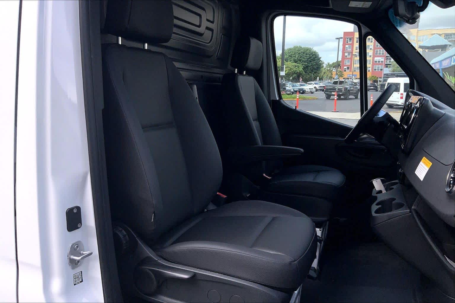 2026 Mercedes-Benz Sprinter 2500 High Roof I4 Diesel HO 144" RWD