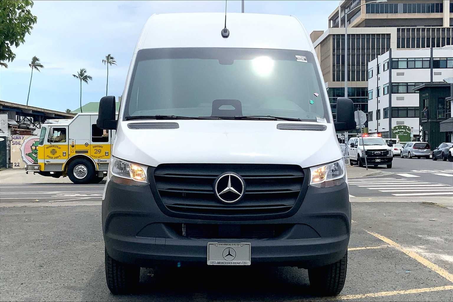 2025 Mercedes-Benz Sprinter 2500 High Roof I4 Diesel HO 170" RWD