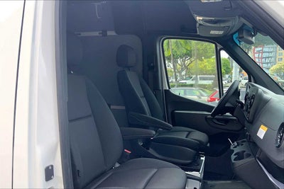 2025 Mercedes-Benz Sprinter 2500 High Roof I4 Diesel HO 170" RWD