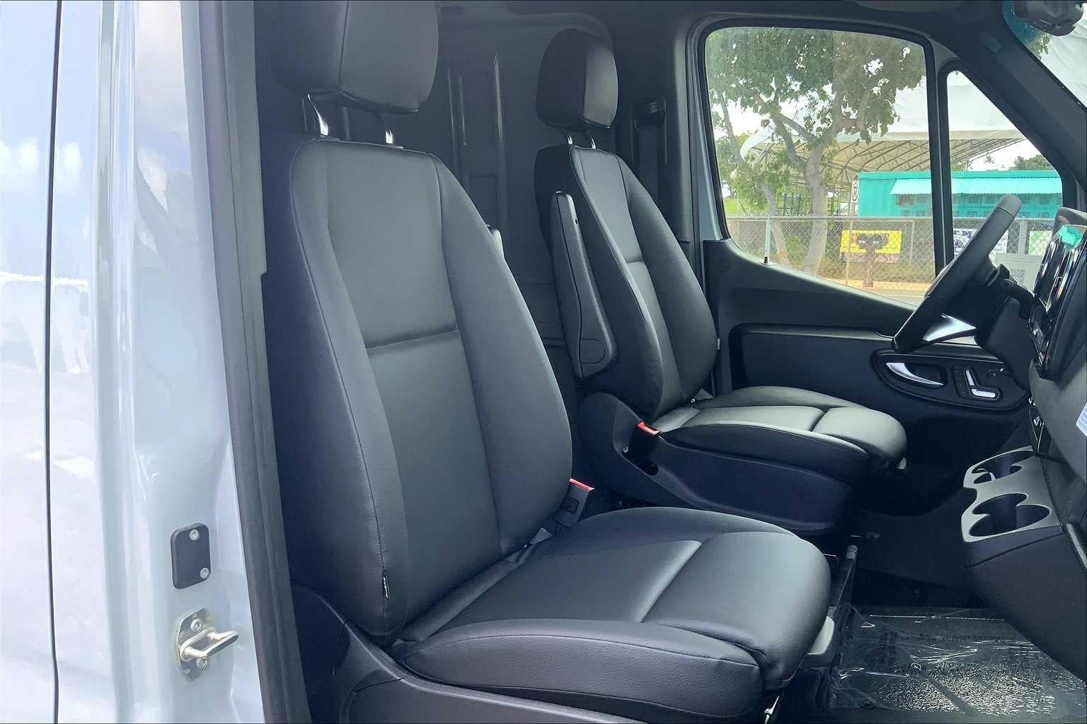 2025 Mercedes-Benz Sprinter 2500 High Roof I4 Diesel HO 170" AWD