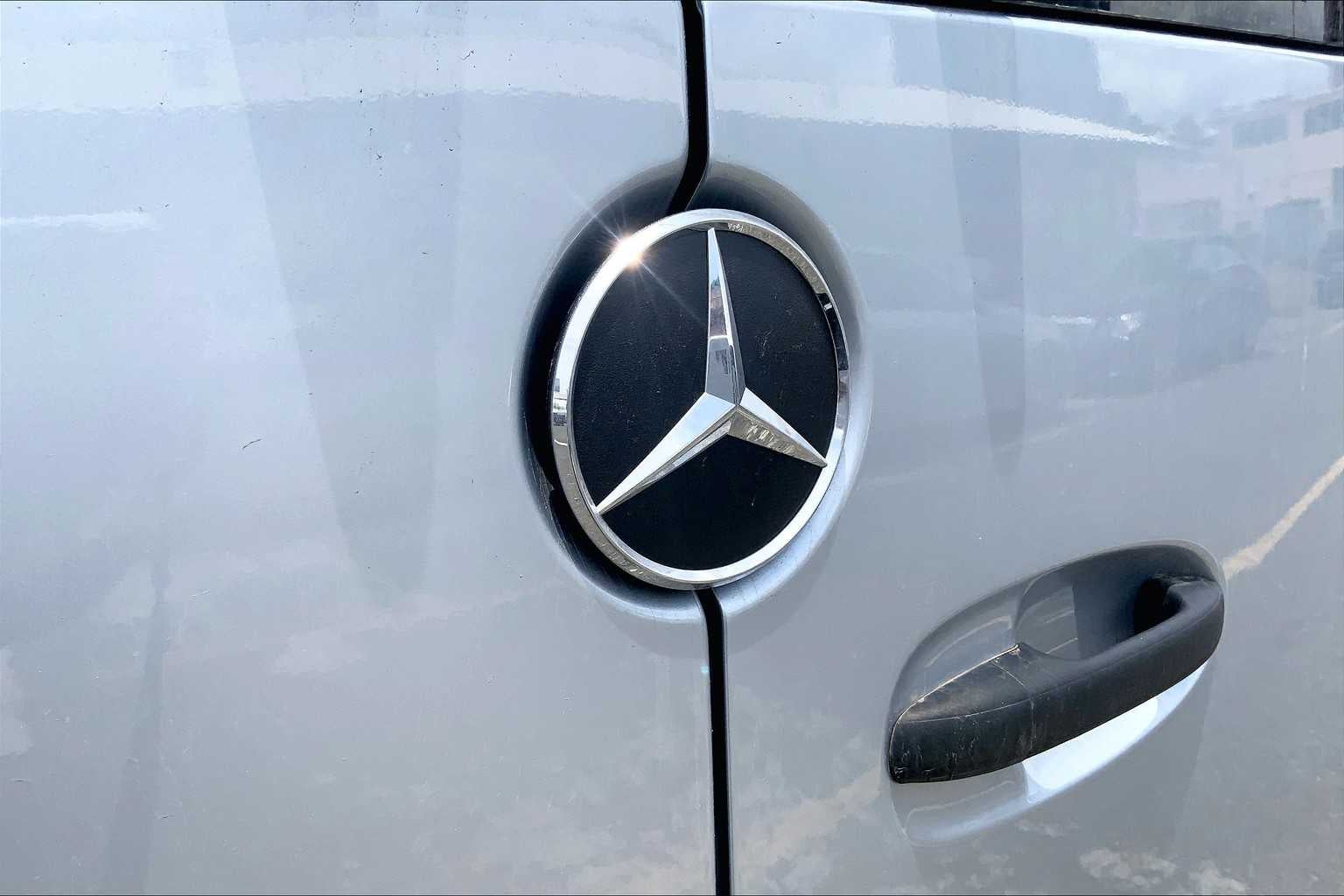 2025 Mercedes-Benz Sprinter 2500 High Roof I4 Diesel HO 144" RWD