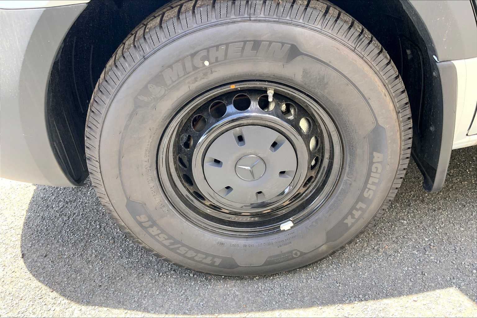 2025 Mercedes-Benz Sprinter 2500 High Roof I4 Diesel HO 144" RWD