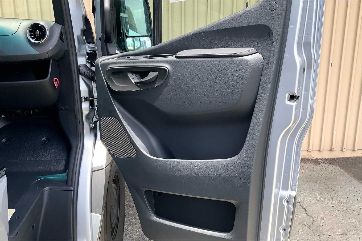 2025 Mercedes-Benz Sprinter 2500 High Roof I4 Diesel HO 144" RWD