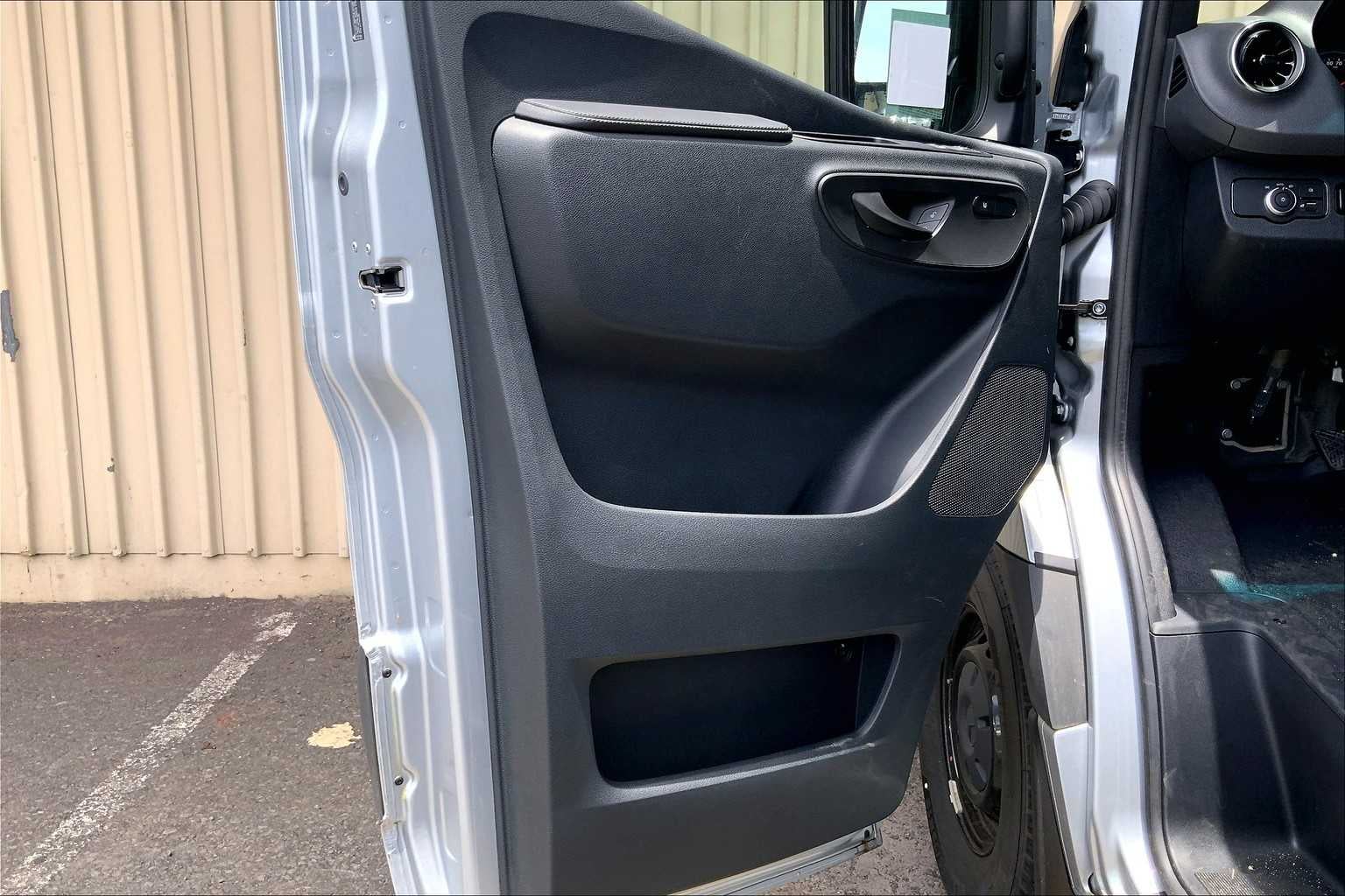 2025 Mercedes-Benz Sprinter 2500 High Roof I4 Diesel HO 144" RWD