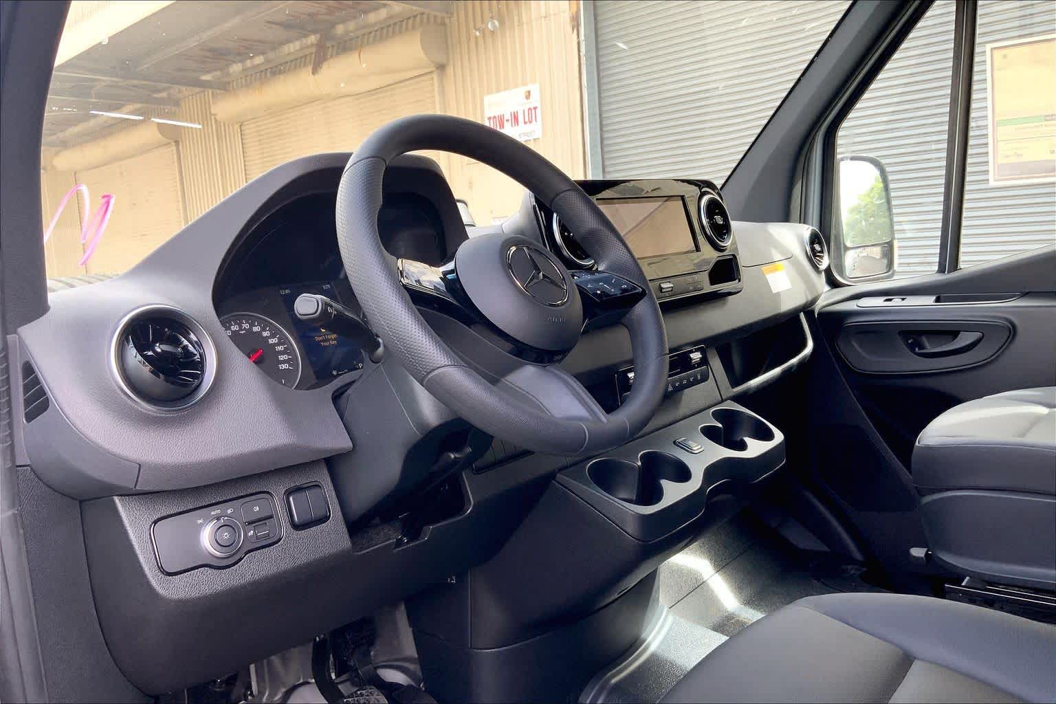 2026 Mercedes-Benz Sprinter 2500 High Roof I4 Diesel HO 170" RWD