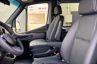 2026 Mercedes-Benz Sprinter 2500 High Roof I4 Diesel HO 170" RWD