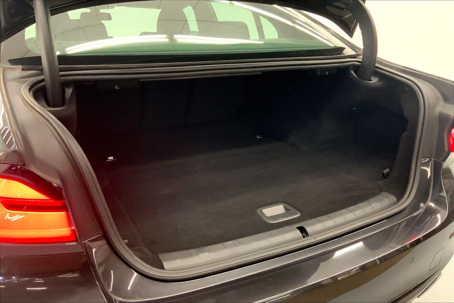 2021 BMW 530e 530e